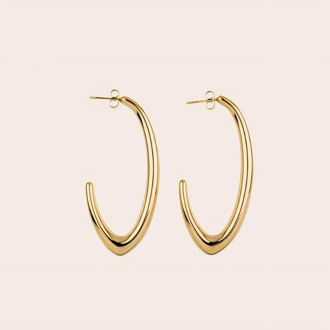 ✨ Nouvelles créoles, nouvelle vibe ! Ces boucles d'oreilles ne sont pas des créoles ordinaires : leur forme originale attire tous les regards. 💫 Swipe pour découvrir comment elles s’accordent avec le reste du look et ajoutent une touche unique aux autres bijoux ! Des détails qui font toute la différence. 👉🏼 Quelle pièce complète le mieux ton style ?
Fais-le nous savoir en commentaire ! 💬
-
✨ New creoles, new vibe! These earrings are not your ordinary hoops: their original shape catches all the attention. 💫 Swipe to see how they complement the rest of the look and add a unique touch to other jewelry pieces! It's all in the details. 👉🏼 Which piece best completes your style?
Let us know in the comments! 💬
.
.
.
#joiellry #bijouxcreateur #madeinfrance #bijouxcreateur #originalcreoles #standoutstyle #jewelrylove #bijouxunisexes #mixandmatch #doreargent #baguesunisexes #colliermiroir #creolesacierinoxydables #bijouxacierinoxydable #resitant #waterresistantjewelry #yourfavoritejewelry #jointhejewelryrevolution #igotmyjewelry