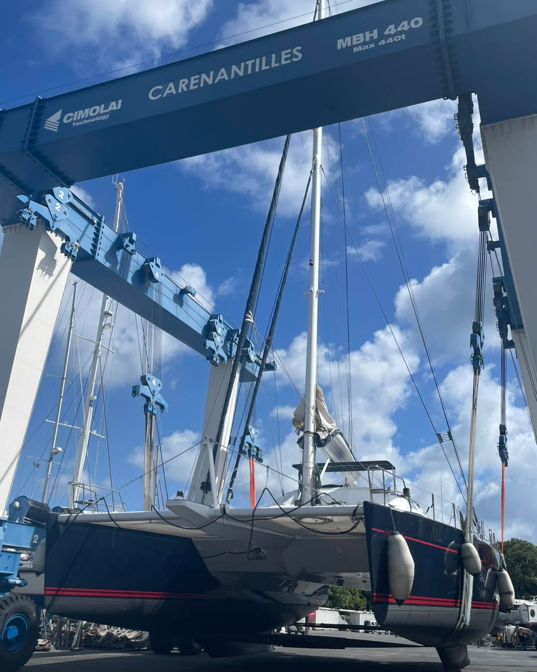 ✨Exceptional care for an exceptional catamaran✨👌
We had the pleasure of welcoming back one of our loyal clients for the complete maintenance of his superb 24 meter catamaran!
#caribbeanshipyard #yachtmaintenance #carenantilles #martinique #shipyardexcellence