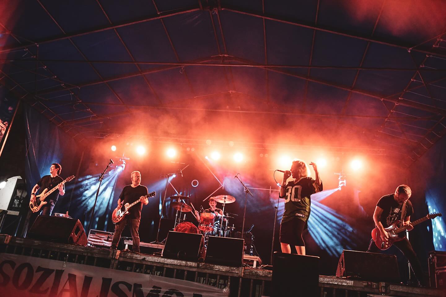 MILA ESKER BERGARA!!
Atzo jaiei hasiera ederra eman genien zuekin batera. Eskerrik asko guztioi!
Ayer le dimos un buen comienzo a las fiestas. Gracias a tod@s!
📸 @eideriturriaga