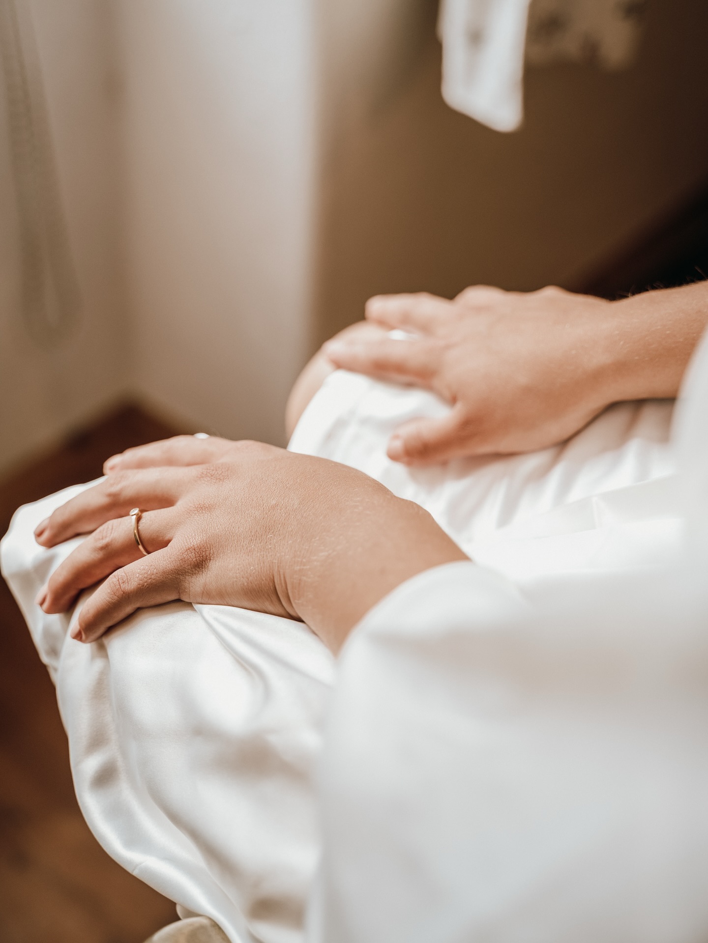 always looking for details ✨🧡
#melaniehinterreiterphotography #detailverliebt #weddingdetails #weddingdetailsphotography #hochzeitsdetails #hochzeitsfotograf #austrianweddingphotographer