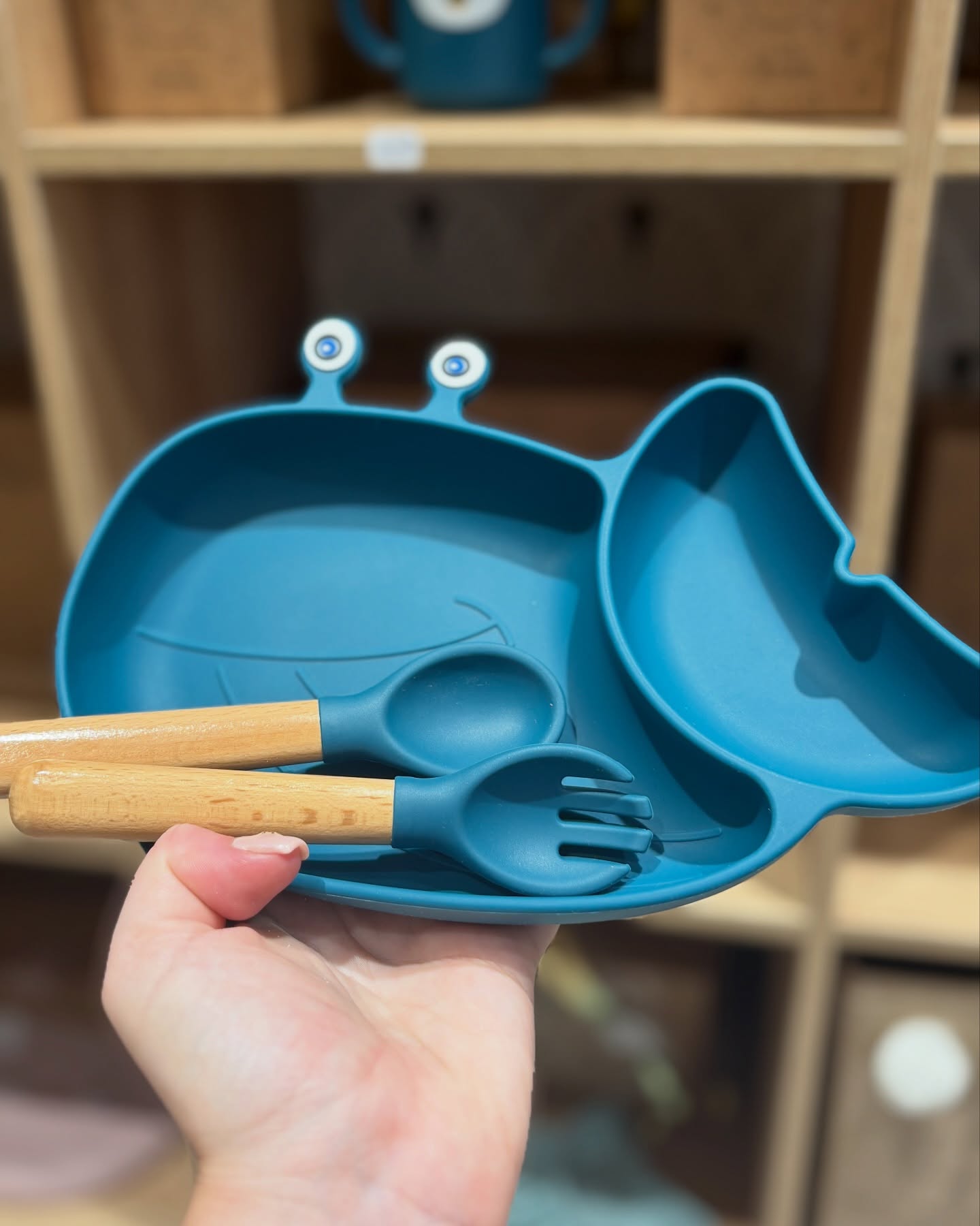 👶 Déstockage Les Petits Citrons et Léo & Léa ! 
Profitez de -30 % sur tous les produits de ces deux jolies marques, jusqu’à épuisement des stocks ✨
💛 Pourquoi on aime ces marques :
	🧡 Qualité et sécurité : des produits pensés pour les enfants, doux et fiables
	🧡 Design adorable et pratique : parfait pour les cadeaux et le quotidien
 🧡 Créations françaises et responsables : des marques qui privilégient des matières sûres et respectueuses
C’est le moment idéal pour anticiper vos cadeaux de Noël 🎄ou faire plaisir à une future maman 🤗
À retrouver chez Ambiance Kids à Quimperlé 📍
#destockage #AmbianceKids #Lespetitscitrons #Leoetlea #Cadeaunaissance #Cadeaunoel #Universenfant #Qualité #Quimperle