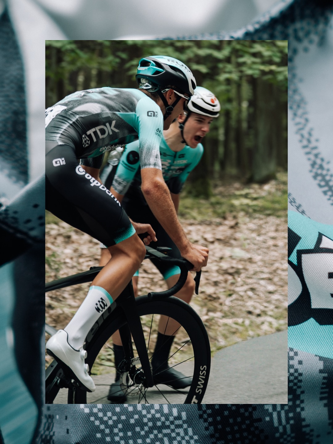🇨🇿 Prologue ✅
Tomáš was our best-placed rider in today’s short prologue, finishing 11 seconds behind the winner to secure 13th place. Definitely a promising start after last week’s troubles at the Czech Tour.
Tomorrow: 145km with 2,000m of climbing. A successful breakaway, or a bunch sprint? Who knows?! 🤤
-
Jó kezdés a West Bohemián! Tomáš volt a legjobb versenyzőnk a rövid prológon: 11 másodperc hátránnyal a 13. helyen zárt. Úgy tűnik, sikerült kiheverni a Cseh Kör viszontagságait.
Holnap egy dombos szakasz vár ránk, 145 kilométer hosszan, kétezer méter szinttel. Akár szökés, akár sprint lesz a vége, próbálunk elöl lenni! 🫡
📸 @marchives.raw
#tus_riders #TeamUnitedShipping